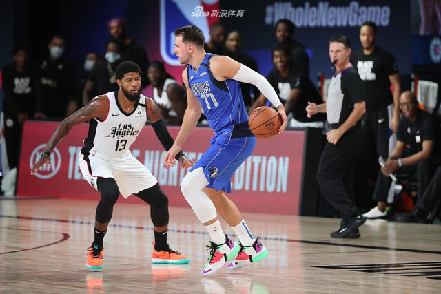 舞台上绽放 舞台上绽放