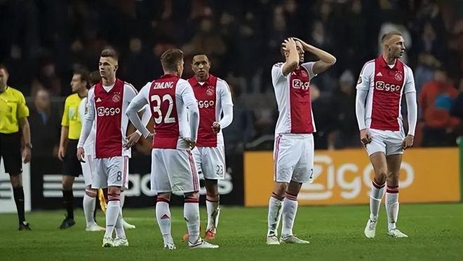 舉足輕重的 舉足輕重的